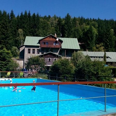 Hotel Maredis Korenov Bagian luar foto