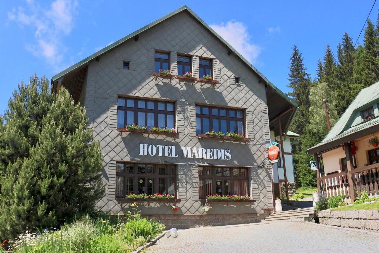 Hotel Maredis Korenov Bagian luar foto