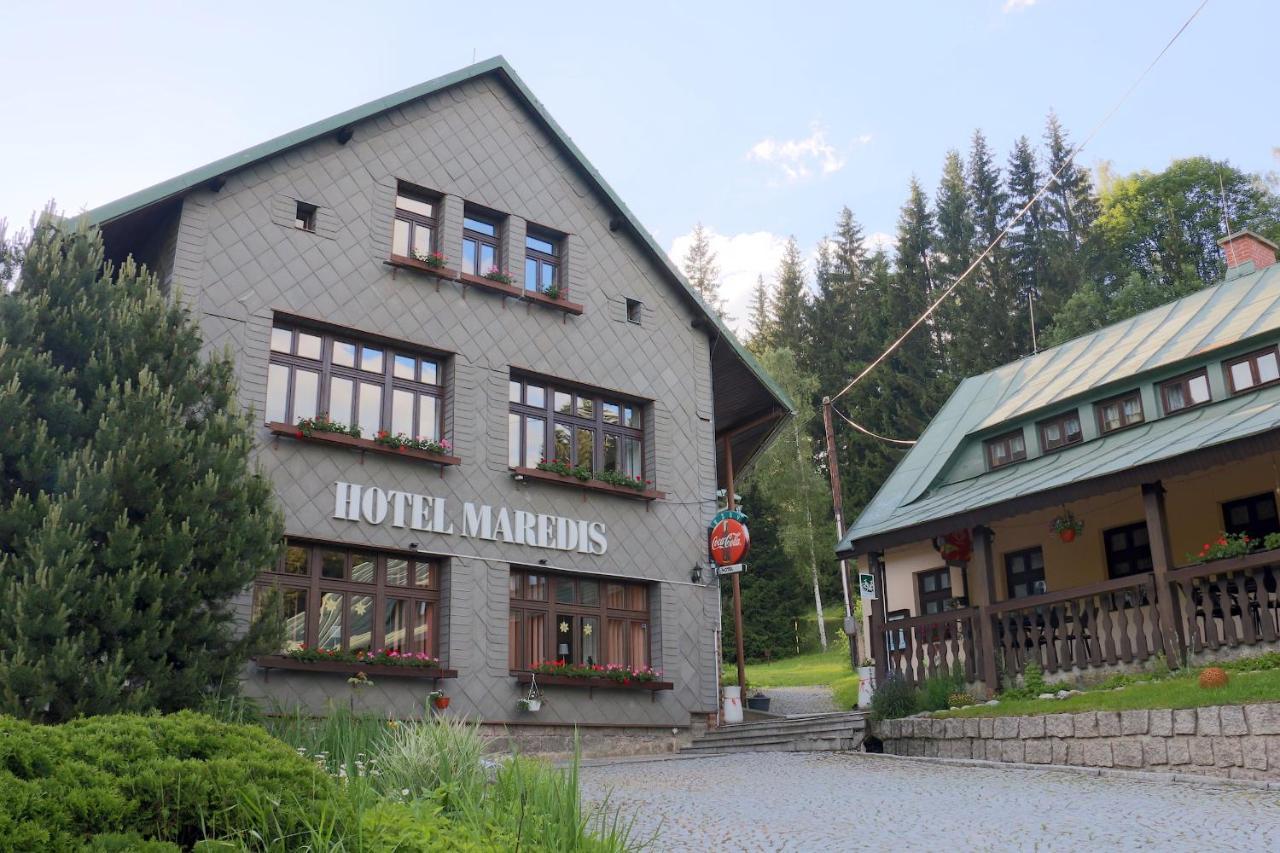 Hotel Maredis Korenov Bagian luar foto