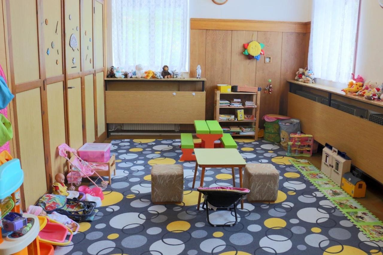 Hotel Maredis Korenov Bagian luar foto