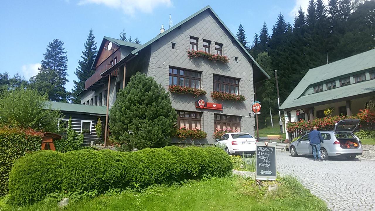 Hotel Maredis Korenov Bagian luar foto