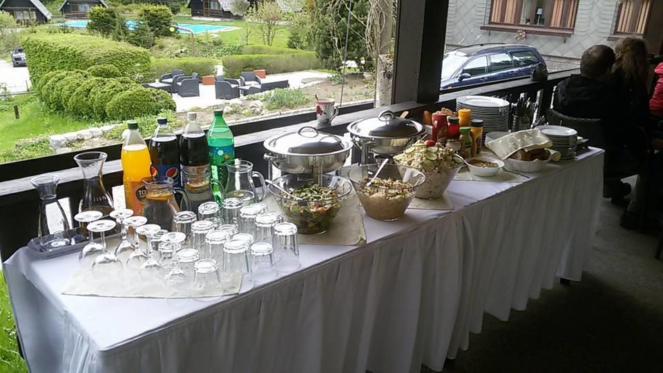 Hotel Maredis Korenov Bagian luar foto