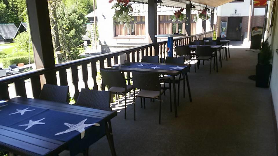 Hotel Maredis Korenov Bagian luar foto