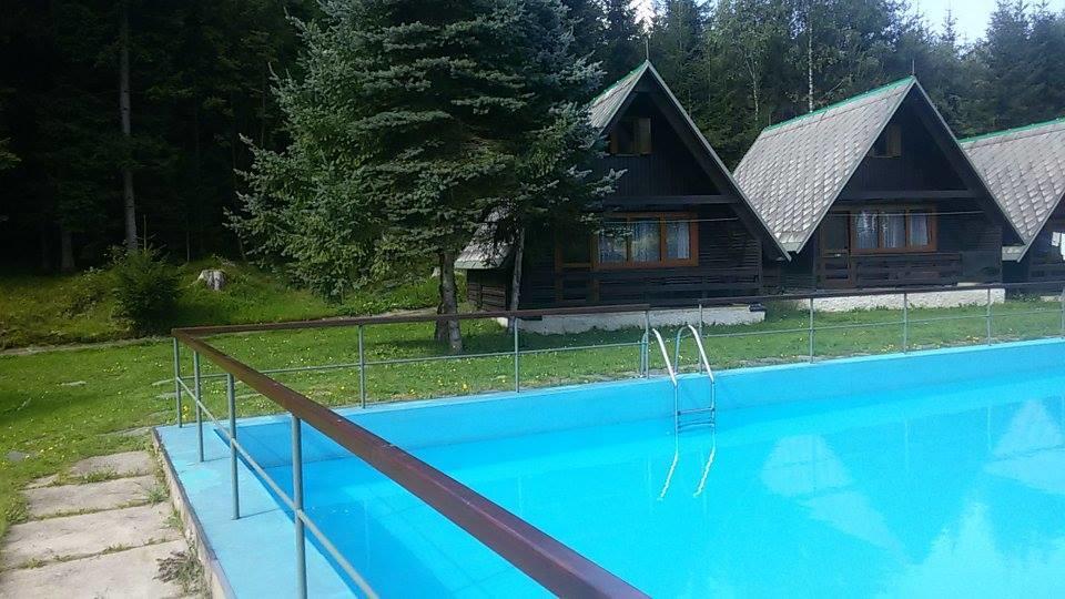 Hotel Maredis Korenov Bagian luar foto